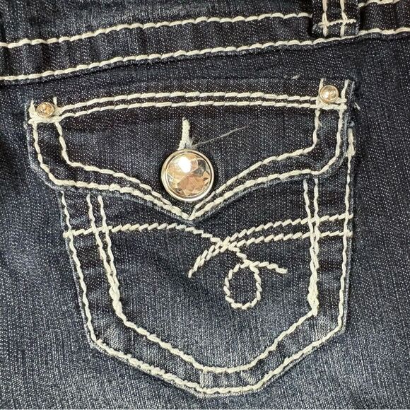 Bongo Dark Wash Denim Shorts | Heavy Contrast Stitch | Size 7 - Picture 8 of 9